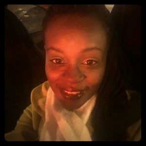 Meet your Posher, Cassandra